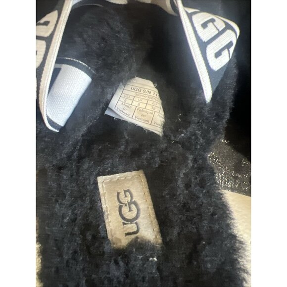 UGG USA Size 8 Yeah Slide Slip On Black White - Picture 6 of 6